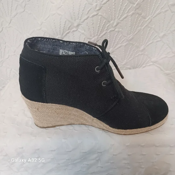 Toms Women Size 8.5 Black Canvas Wedge Shoes - Picture 3 of 14